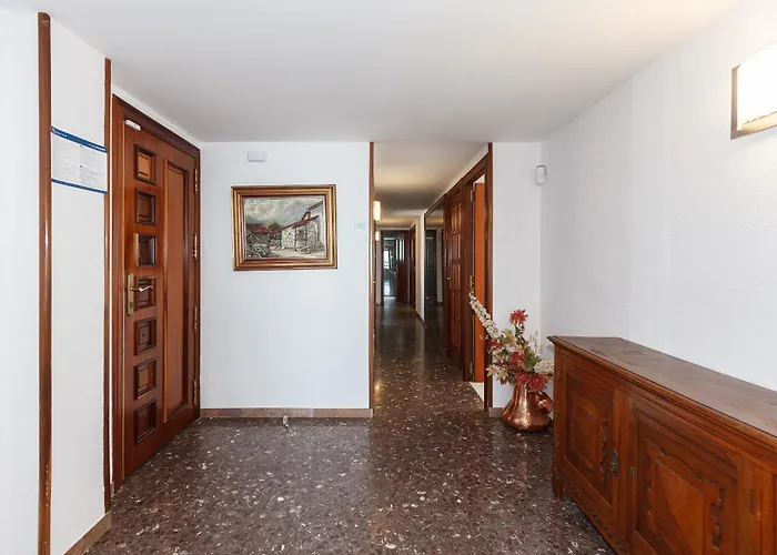 Uhc Anagabu Family Complex Apartment Salou